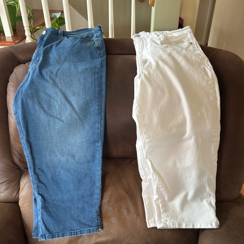 Blue and White Gloria Vanderbilt Denim Capri Jeans
